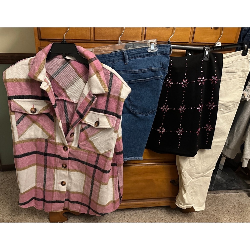 Bundle 2X SHEIN~2 Tops, 2 shorts, skirt, jeans & more! Mostly BrandNew!! (2H) - Picture 2 of 3